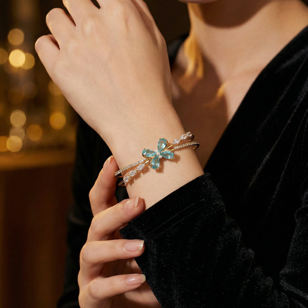 Jade Gold Bangle Detail