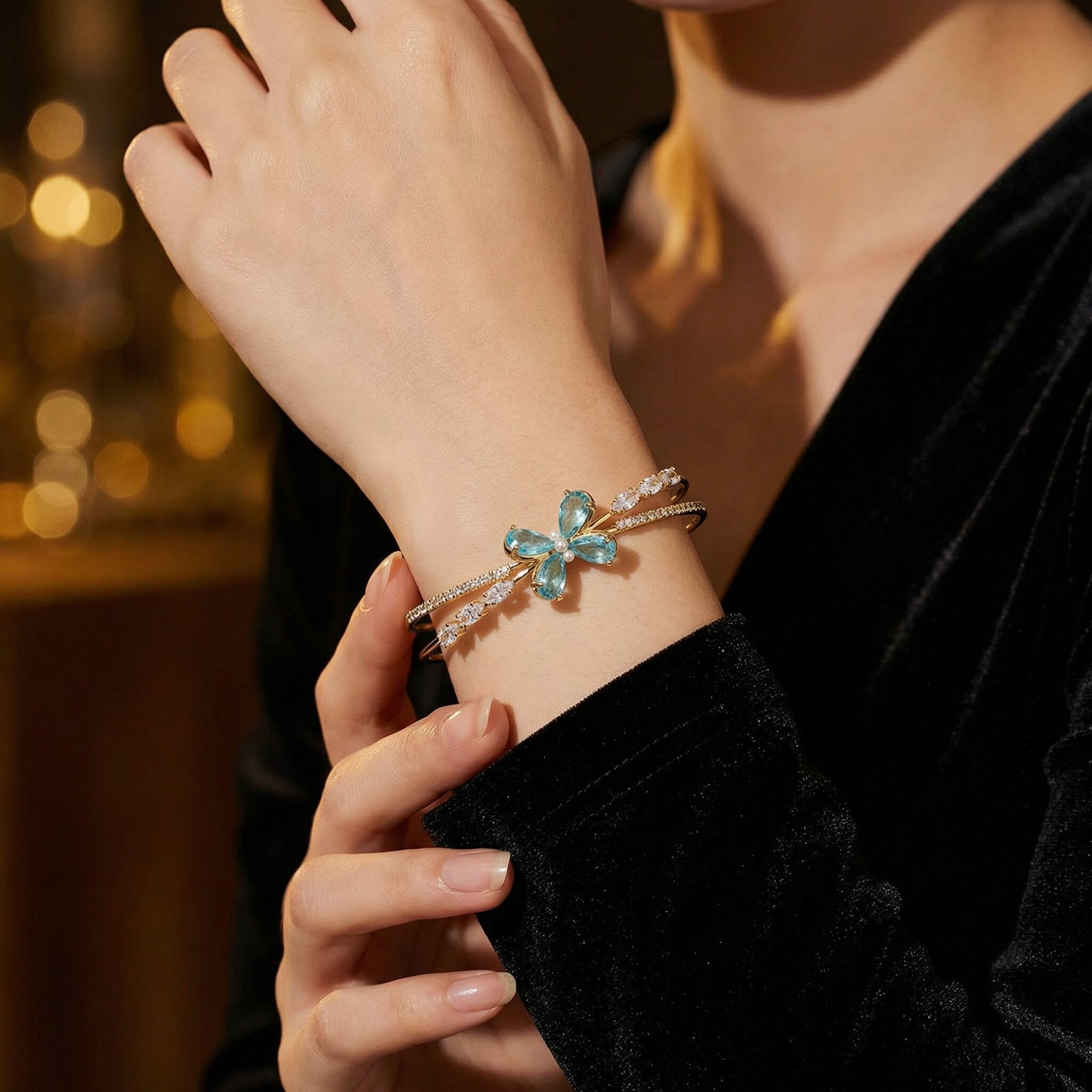 Jade Gold Bangle Detail