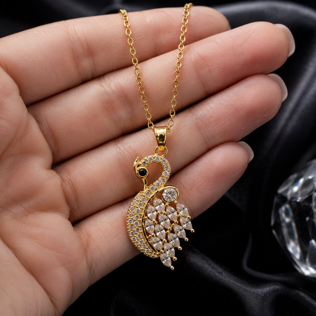 Cygne Gold Necklace - View 4
