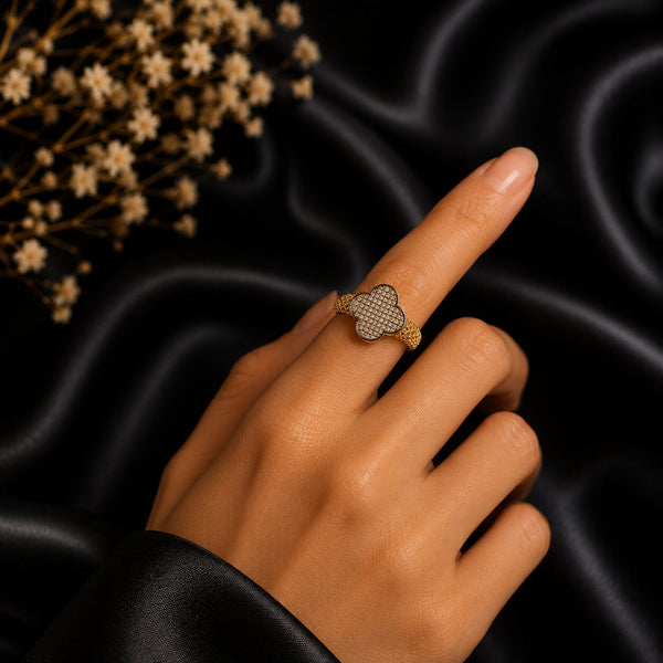 Trèfle Luxe Ring - alternate view