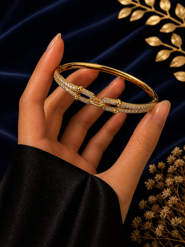 Dora Gold Bangle