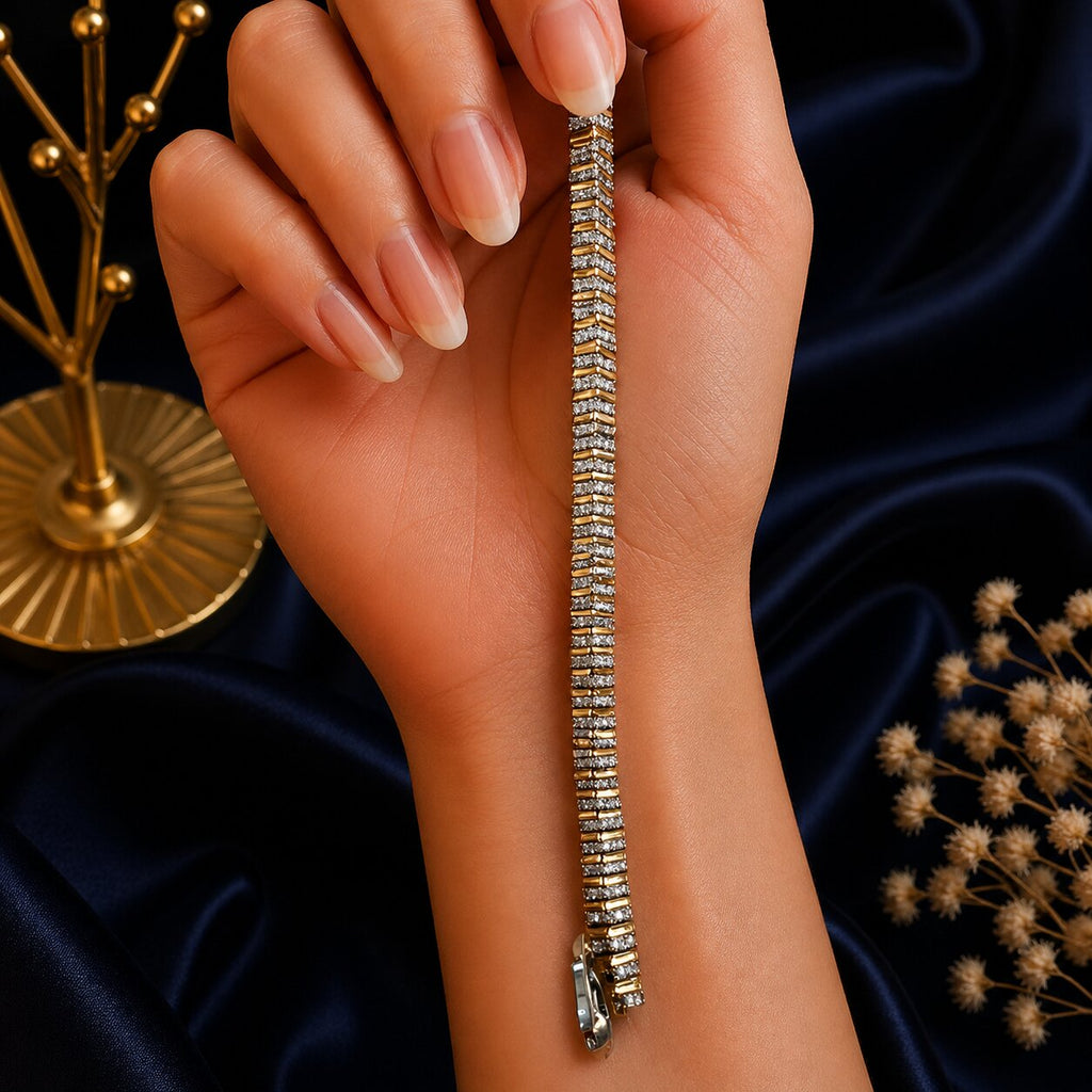 Nora Crest Bracelet