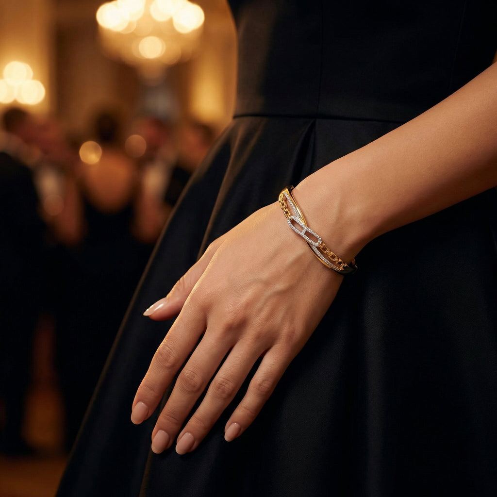 Cara Gold Bangle Detail