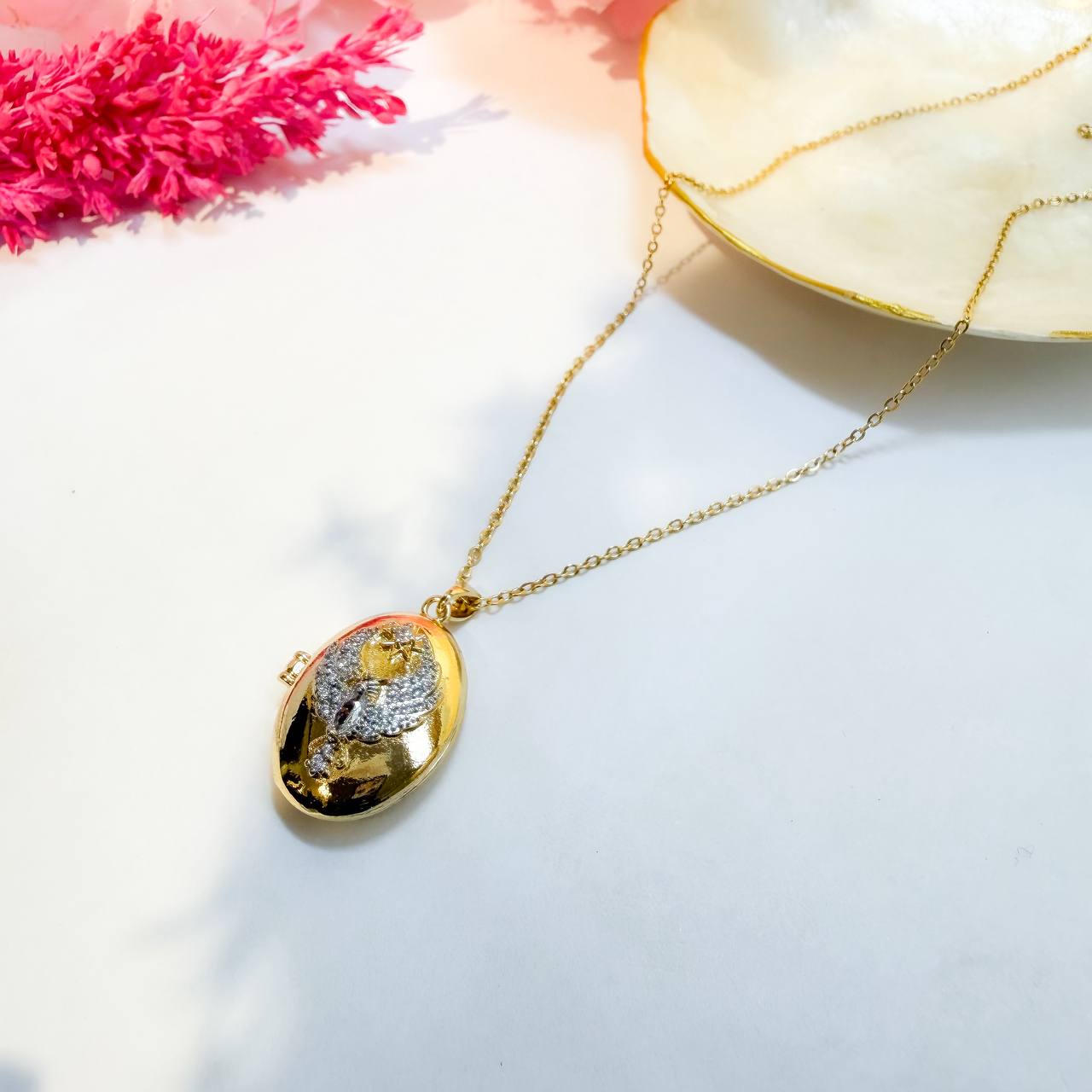 Royal Oval Locket Necklace