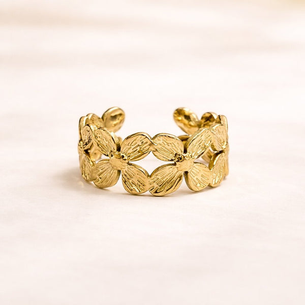 Petal Line Ring