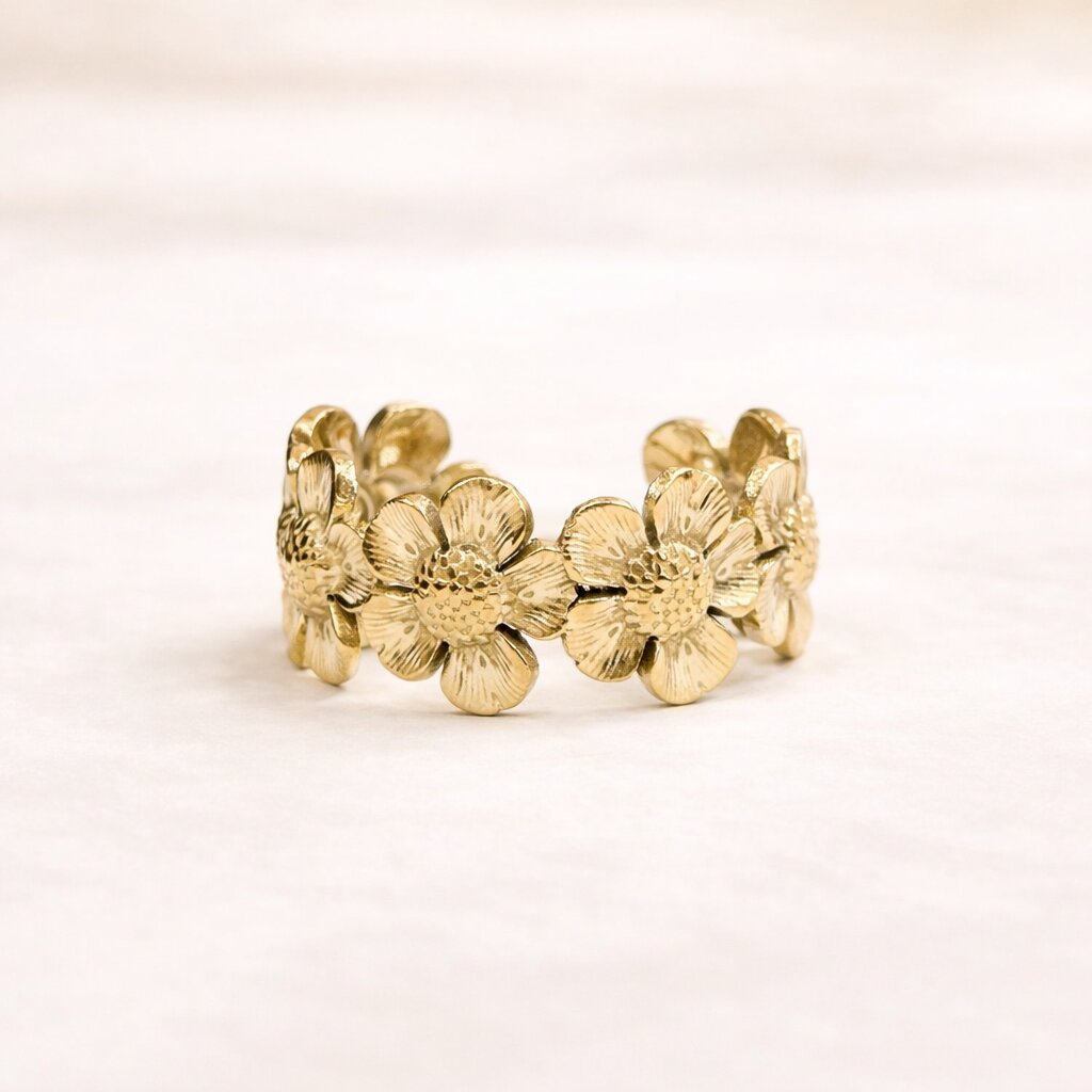Bloom Dot Ring