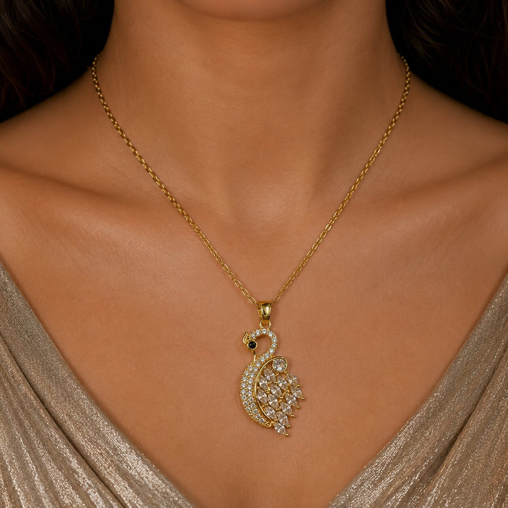 Cygne Gold Necklace - View 2