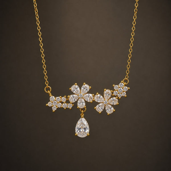 Jardin Blanc Necklace