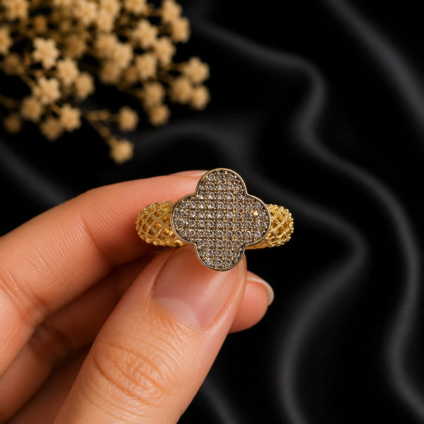 Trèfle Luxe Ring