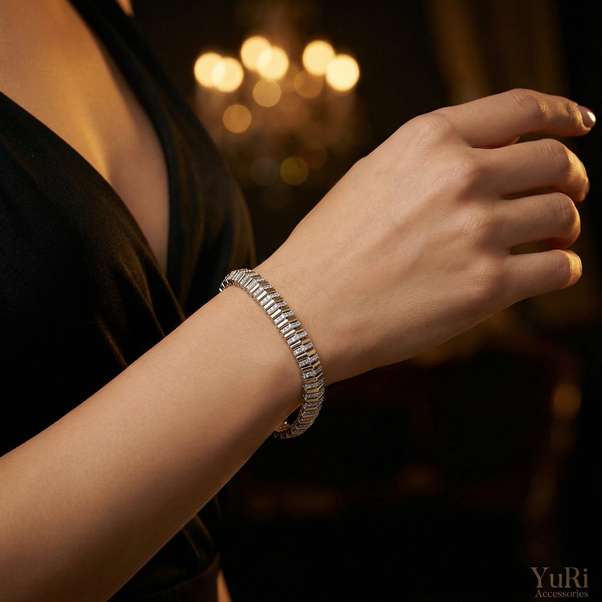 Nora Crest Bracelet Detail