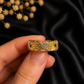 Infini Gold Ring - Detail